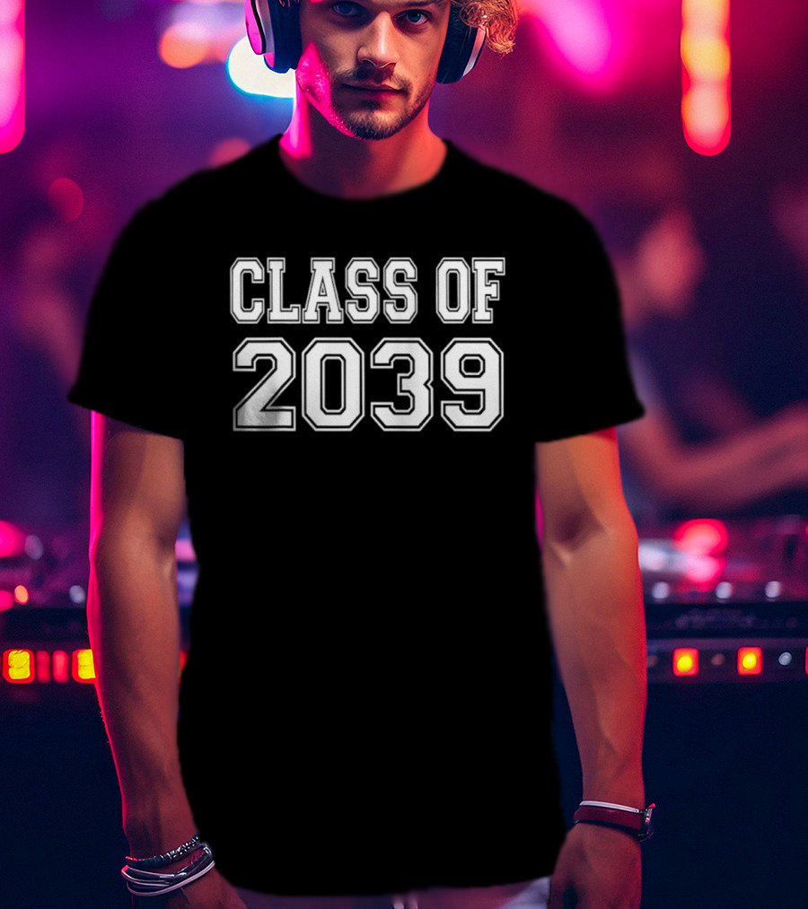Class Of 2039 Graduation School Student Future Alumni T-Shirt