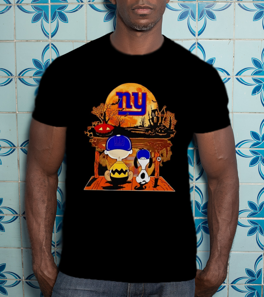 New York Giants Charlie Brown Snoopy Halloween Moon T-Shirt