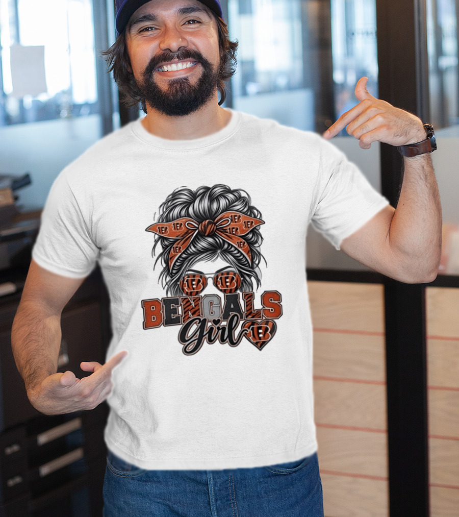 Bengals Girl Messy Bun Fan With Glasses And Bow T-Shirt
