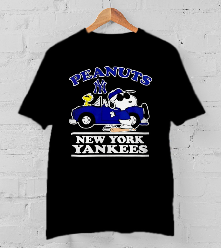 Peanuts Snoopy Woodstock New York Yankees Car Baseball Bat T-Shirt