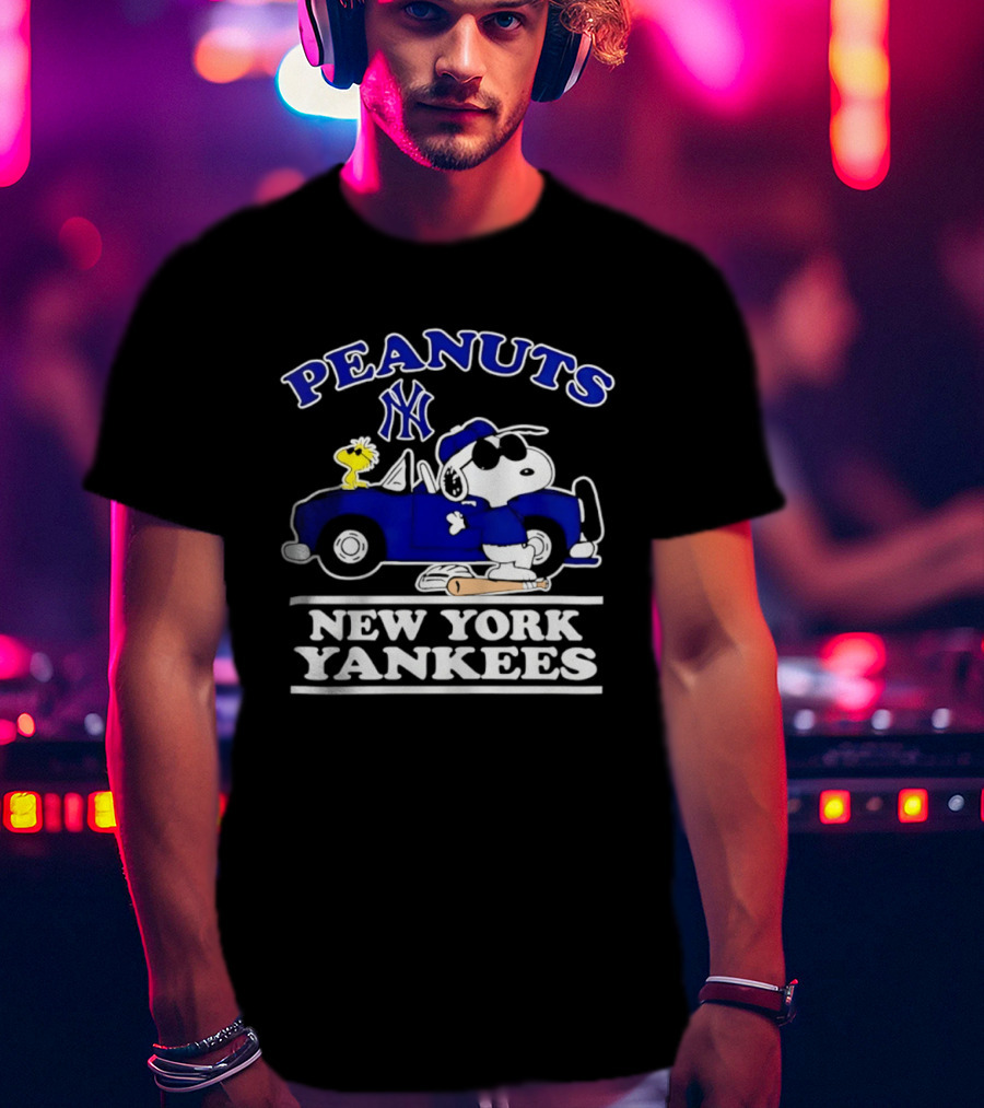 Peanuts Snoopy Woodstock New York Yankees Car Baseball Bat T-Shirt