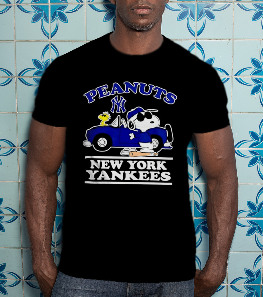 Peanuts Snoopy Woodstock New York Yankees Car Baseball Bat T-Shirt