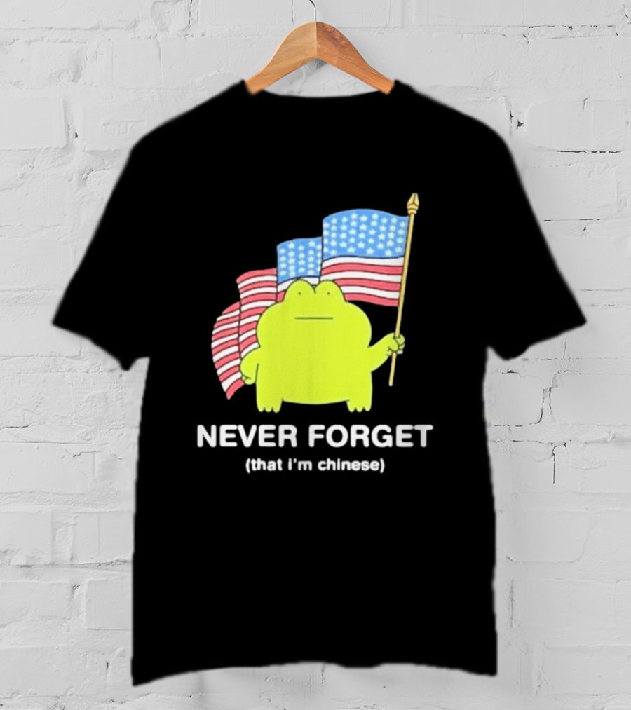 Frog Holding American Flags Never Forget That I'm Chinese T-Shirt