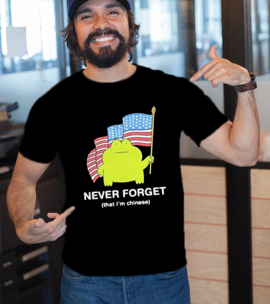 Frog Holding American Flags Never Forget That I'm Chinese T-Shirt