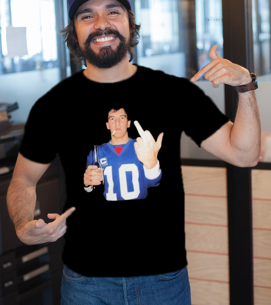 Eli Manning Jersey Smoking Gesture Middle Finger 10 T-Shirt