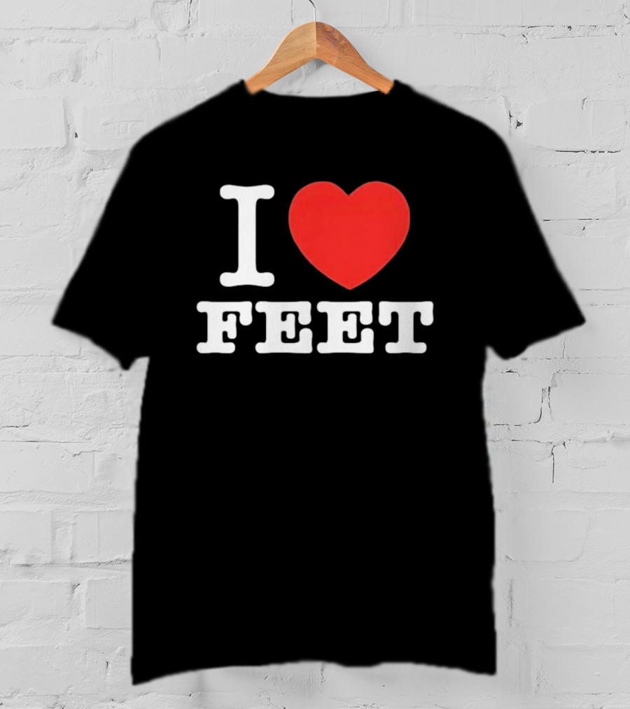 I Love Feet Humor Red Heart Foot Fetish Fun T-Shirt
