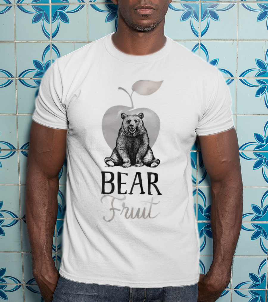 Bear Fruit Apple Nature Wildlife Artistic T-Shirt