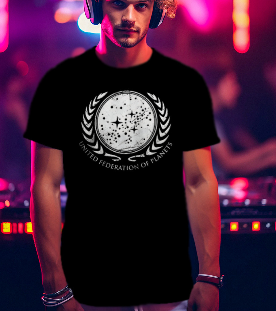 United Federation Of Planets Distressed Star Field Laurel Wreath T-Shirt