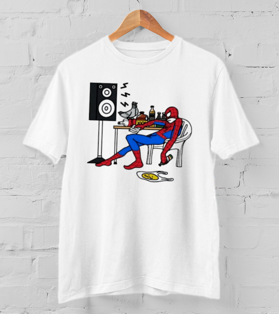 Spider Man Te Quiero Romo Drinking Marvel Speaker Table Scene T-Shirt