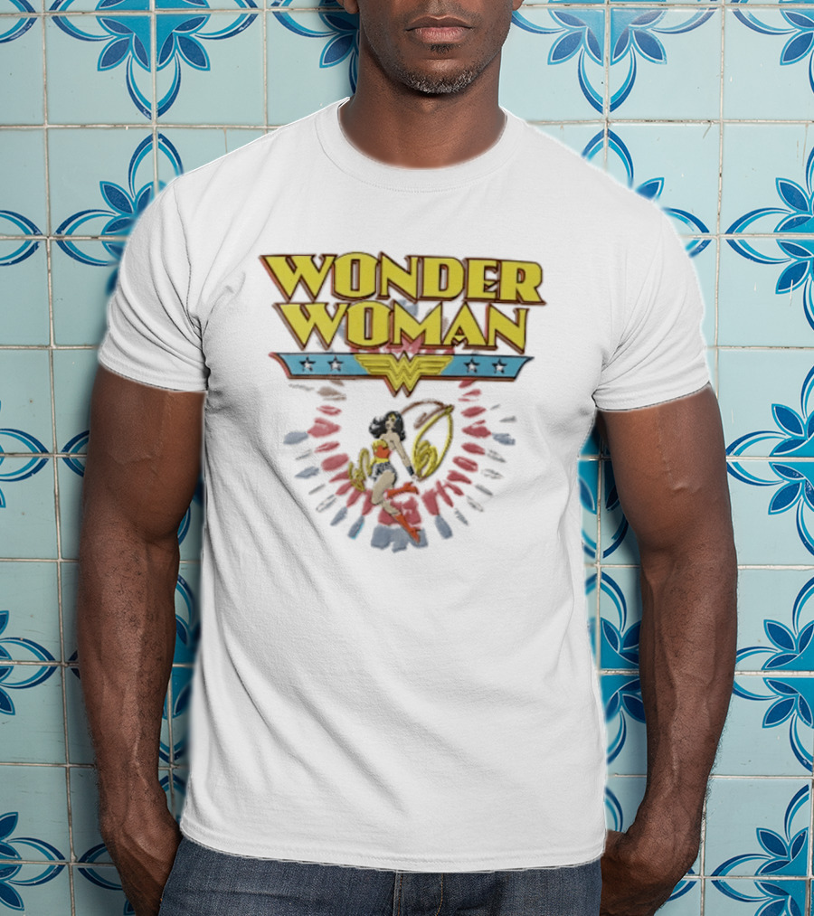 Wonder Woman Comic Superhero Swirling Golden Lasso T-Shirt