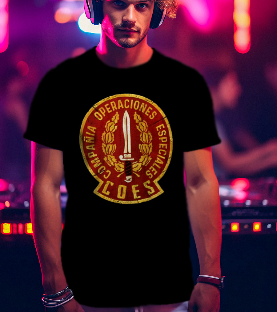 Compañía Operaciones Especiales COES Insignia With Tactical Knife T-Shirt