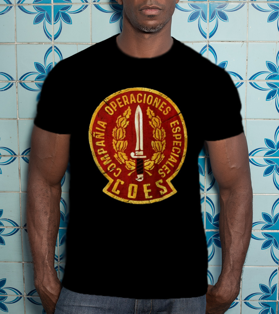 Compañía Operaciones Especiales COES Insignia With Tactical Knife T-Shirt