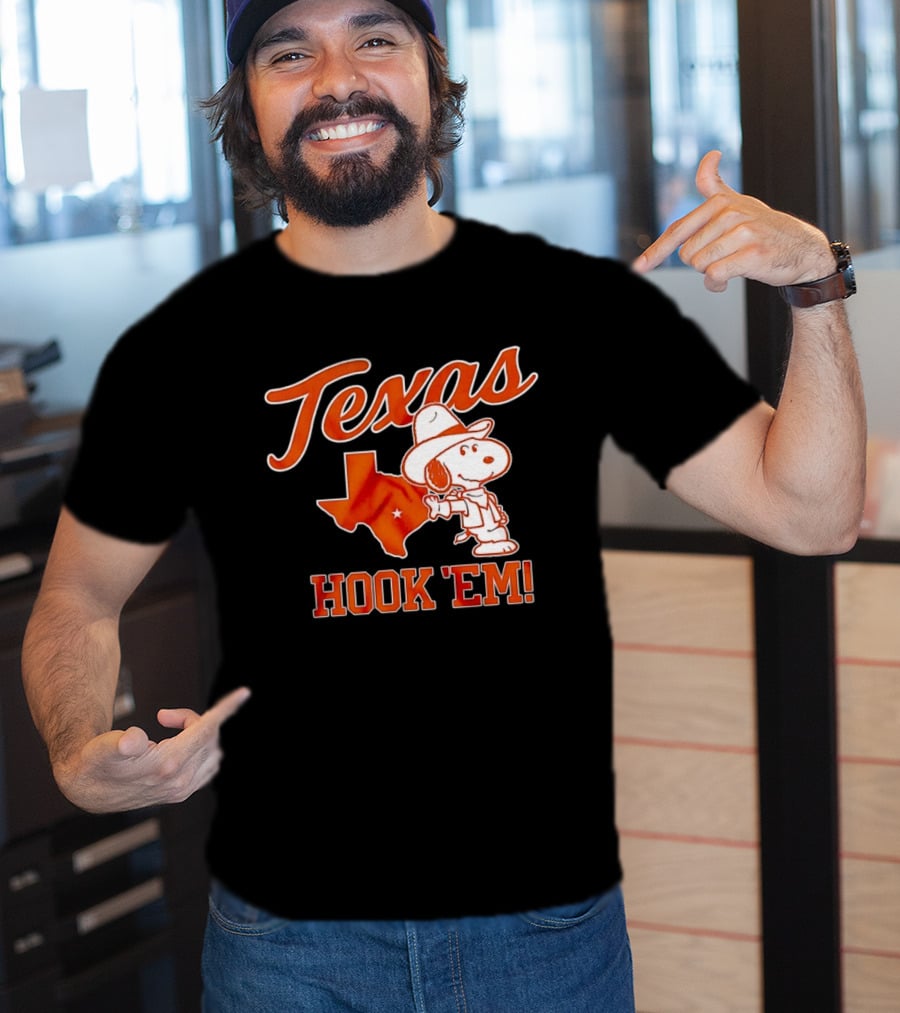 Texas Snoopy Hook 'Em Peanuts Cowboy Spirit T-Shirt