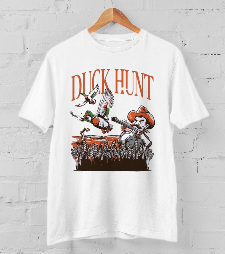 Duck Hunt Hunter Wildlife Outdoors Vintage Cowboy Shooting Scene T-Shirt