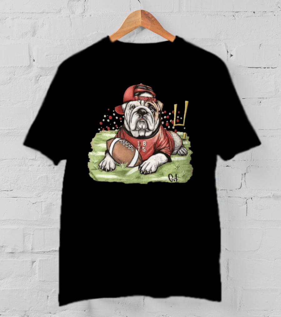 Georgia Bulldogs Football 1875 Bulldog With Cap And Football T-Shirt