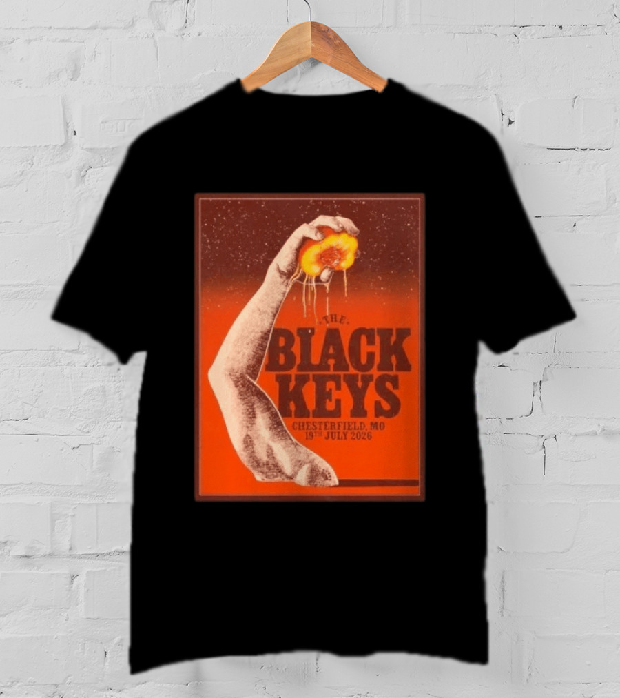 The Black Keys Chesterfield MO July 19 2026 Concert Vintage Hand Holding Peach T-Shirt