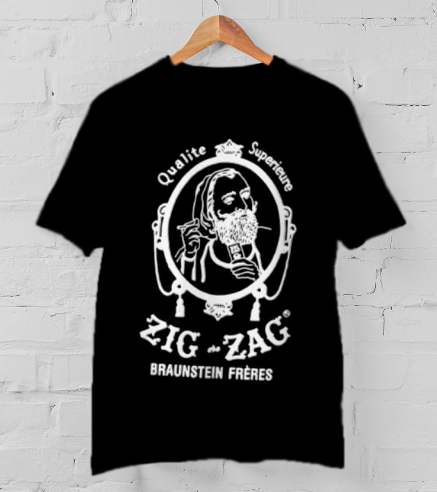 Qualite Superieure Zig Zag Braunstein Freres Bearded Smoker Oval Frame T-Shirt