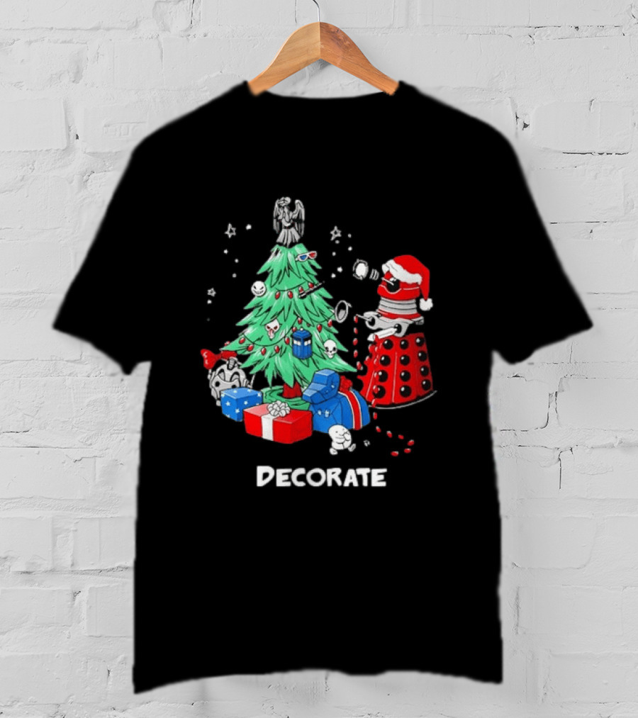 Doctor Who Dalek Christmas Tree Decorate Scene T-Shirt