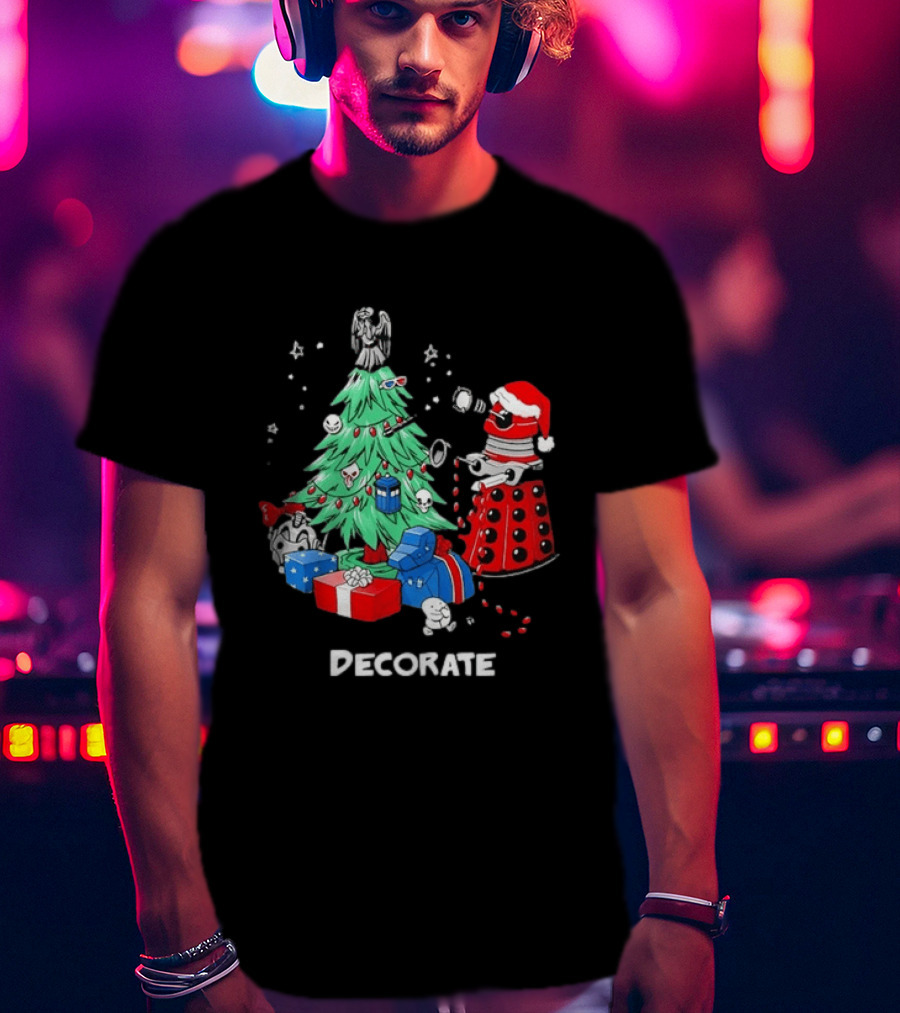 Doctor Who Dalek Christmas Tree Decorate Scene T-Shirt