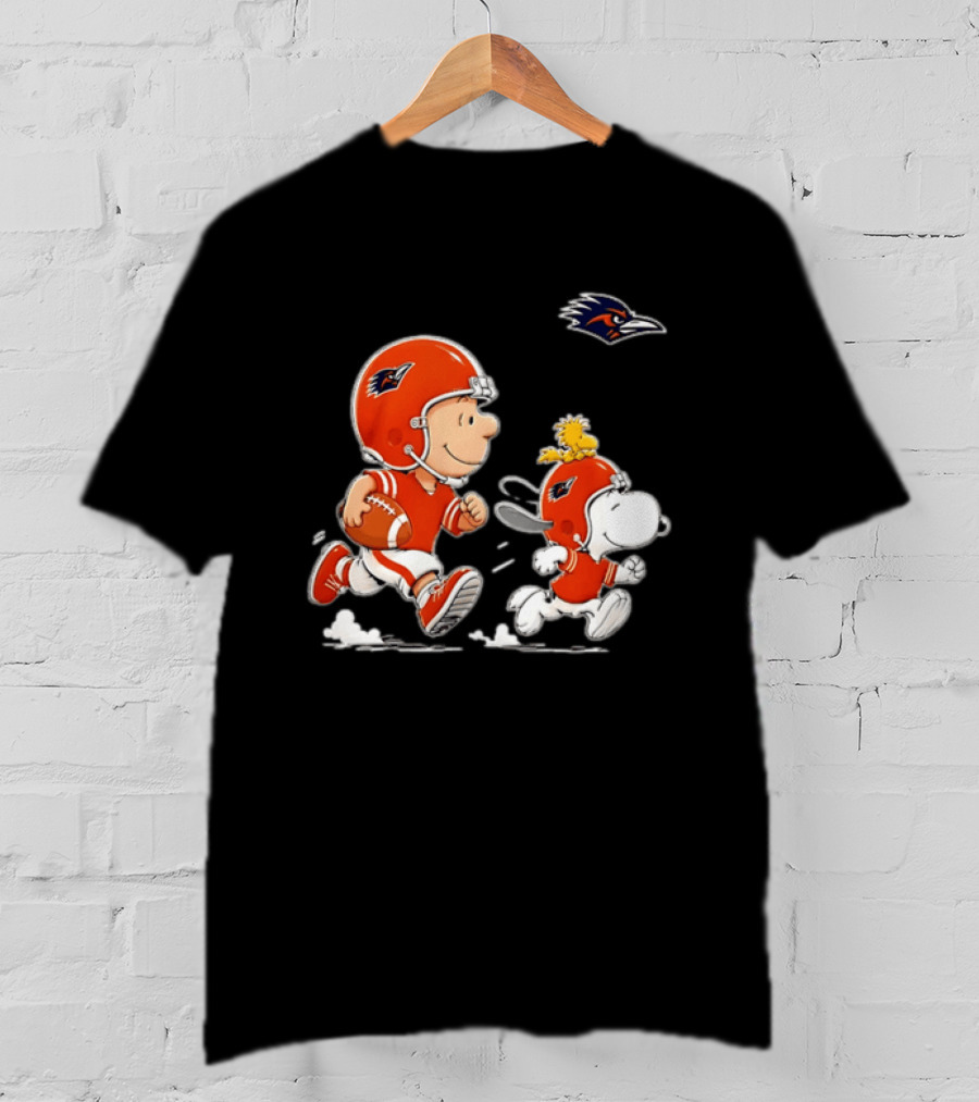 Charlie Brown Woodstock Snoopy UTSA Roadrunners Football 2026 T-Shirt