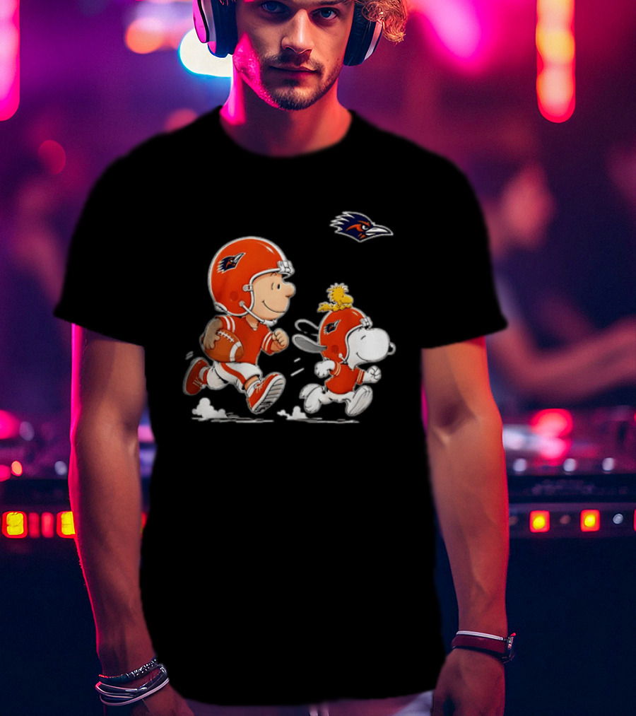Charlie Brown Woodstock Snoopy UTSA Roadrunners Football 2026 T-Shirt