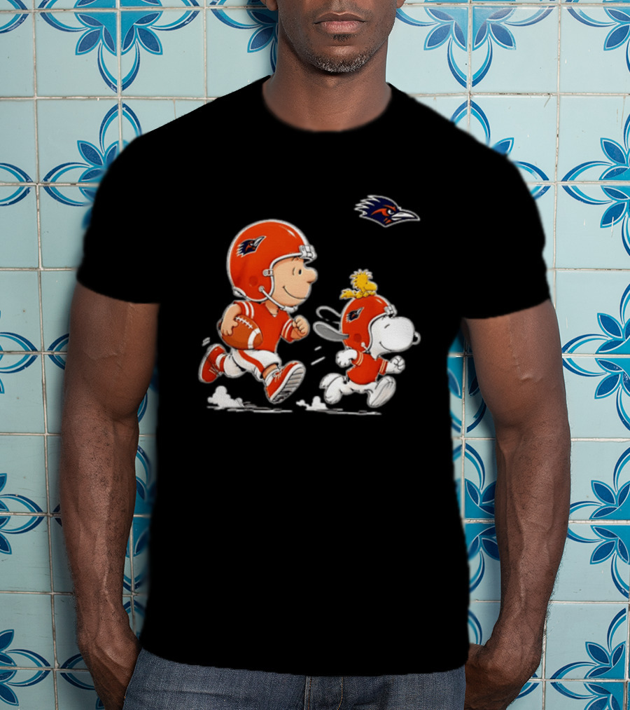 Charlie Brown Woodstock Snoopy UTSA Roadrunners Football 2026 T-Shirt