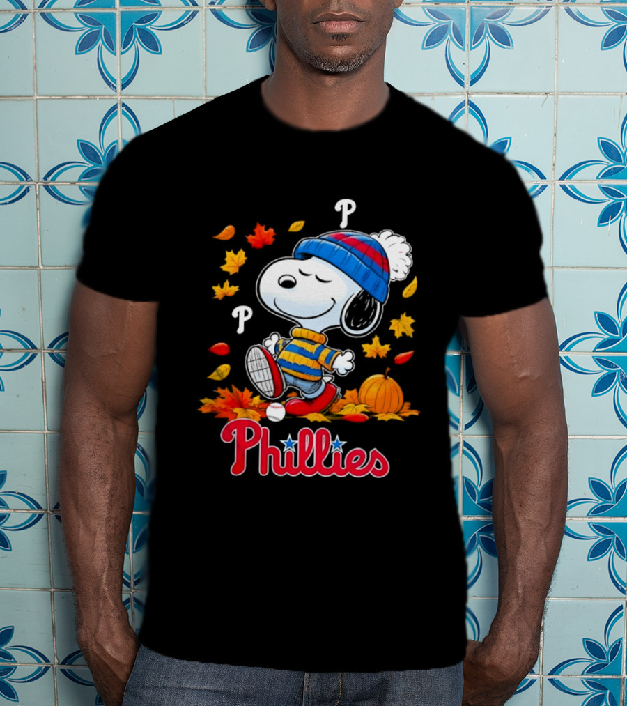 Snoopy Philadelphia Phillies Autumn Leaves Pumpkin Baseball Fan T-Shirt