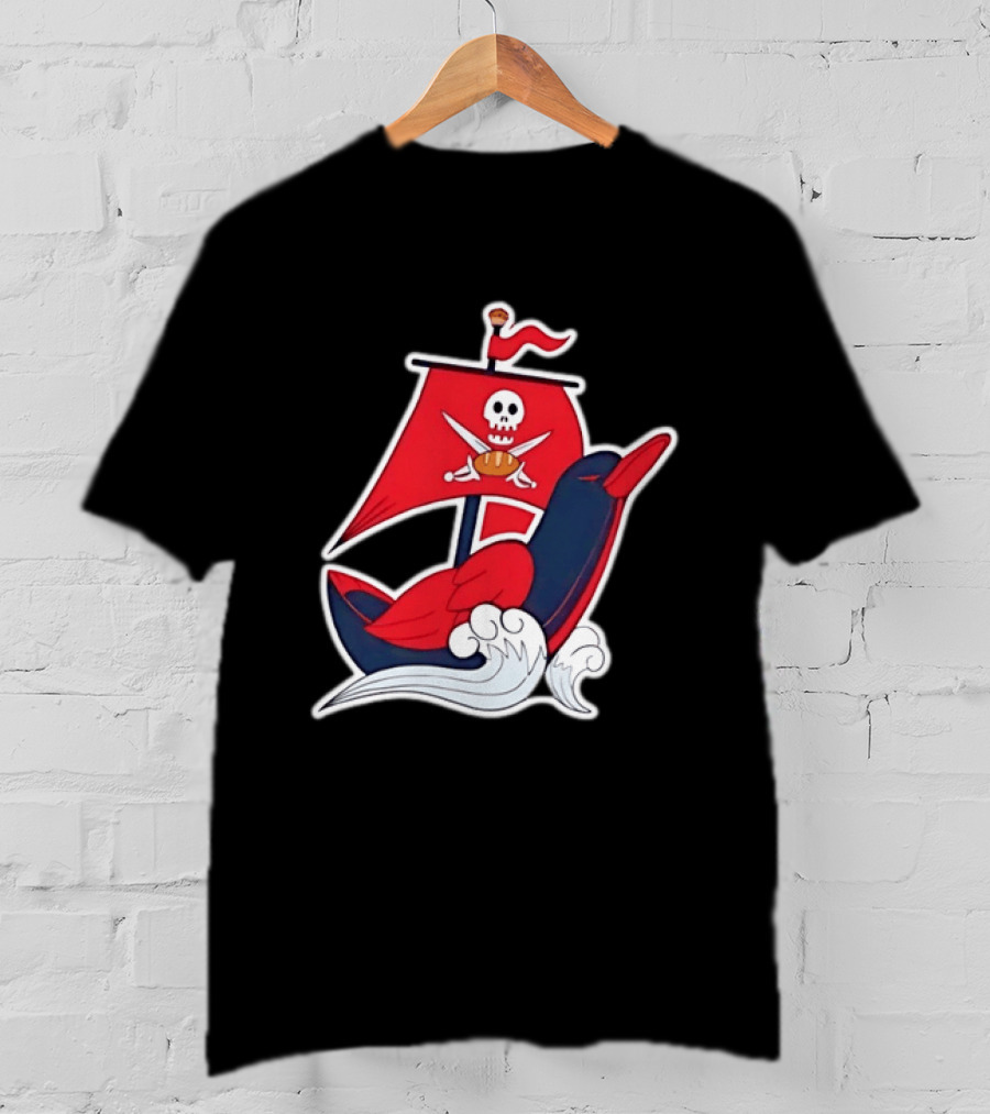 Tampa Bay Buccaneers Pirate Ship Football Skull Crossed Swords Sails T-Shirt