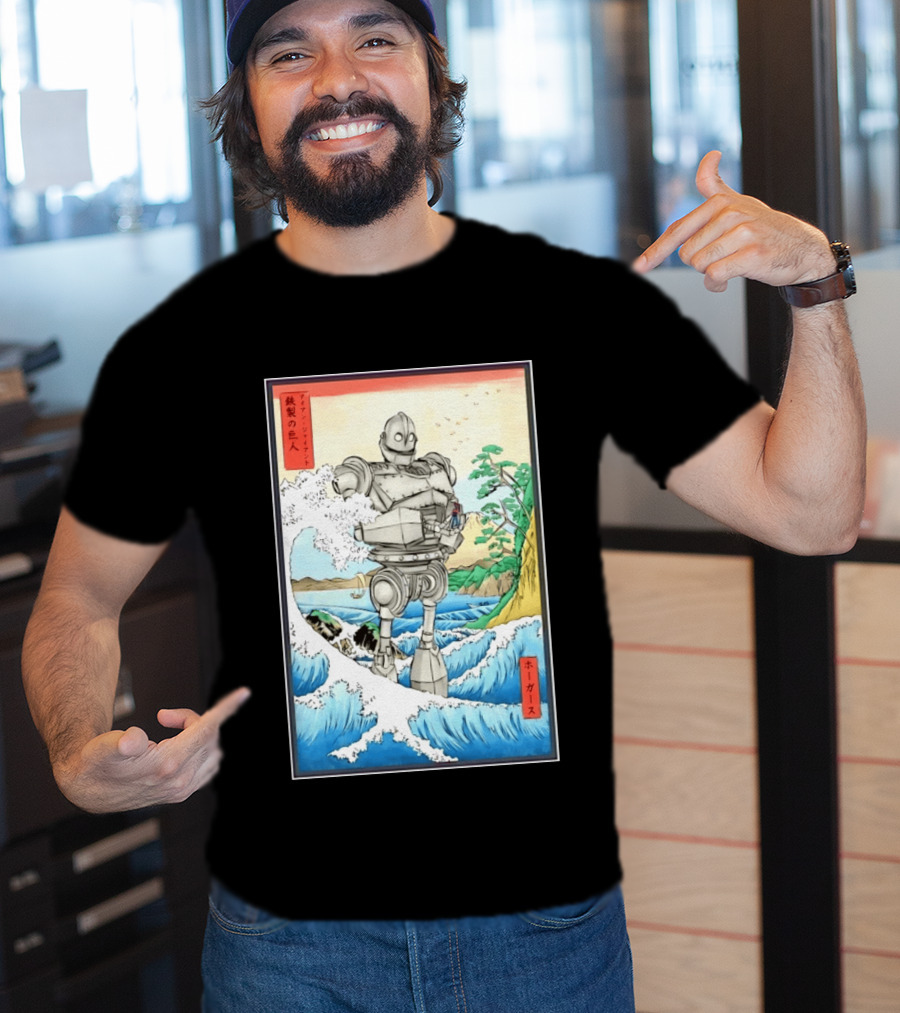 The Iron Giant And Hogarth Ukiyo E Japanese Wave T-Shirt