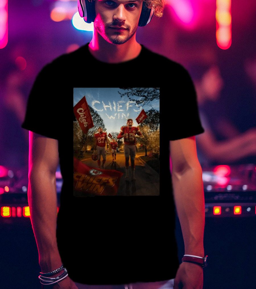 Kansas City Chiefs Winning Moment Patrick Mahomes Travis Kelce Chiefs Win T-Shirt
