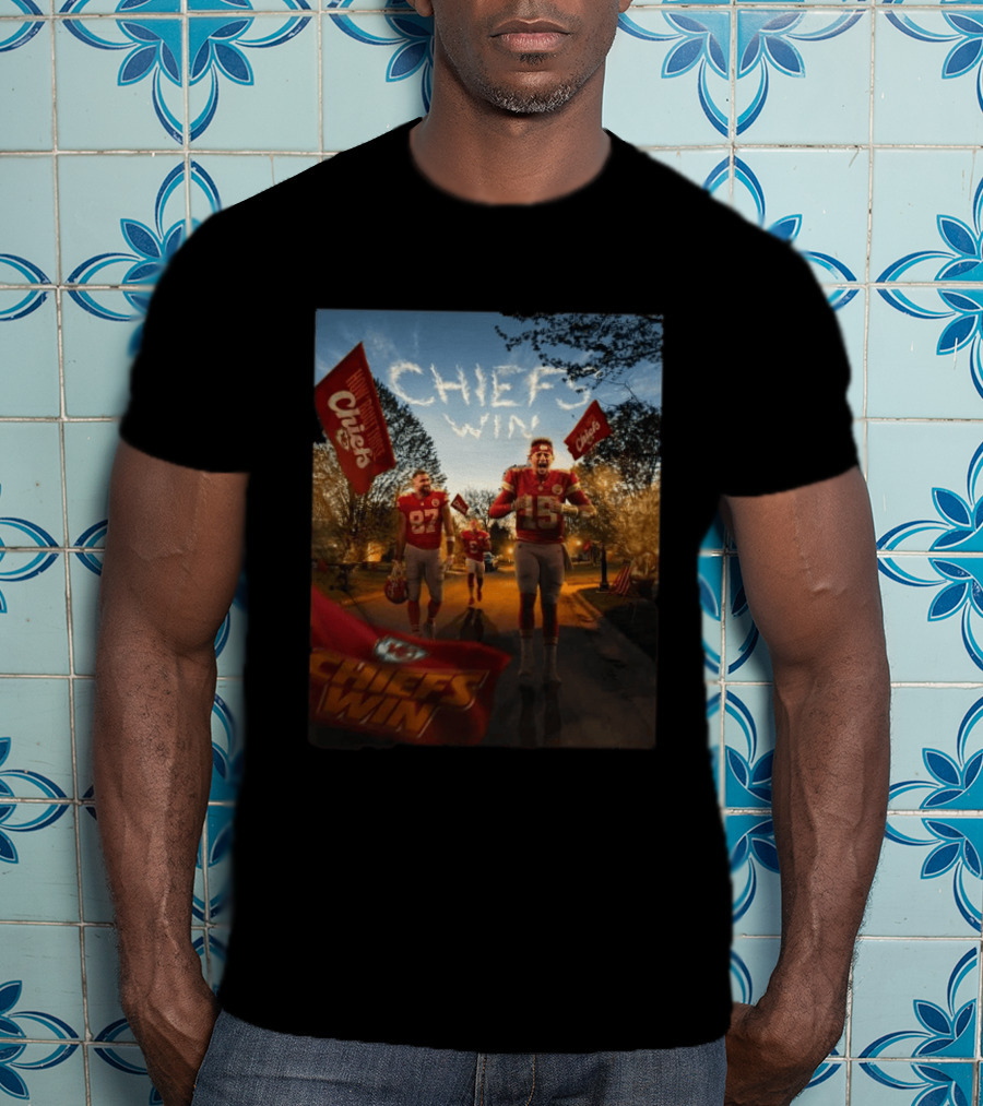 Kansas City Chiefs Winning Moment Patrick Mahomes Travis Kelce Chiefs Win T-Shirt