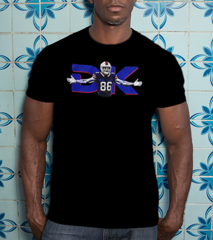 DK Buffalo Bills 86 Football Player With Helmet Arms Outstretched T-Shirt
