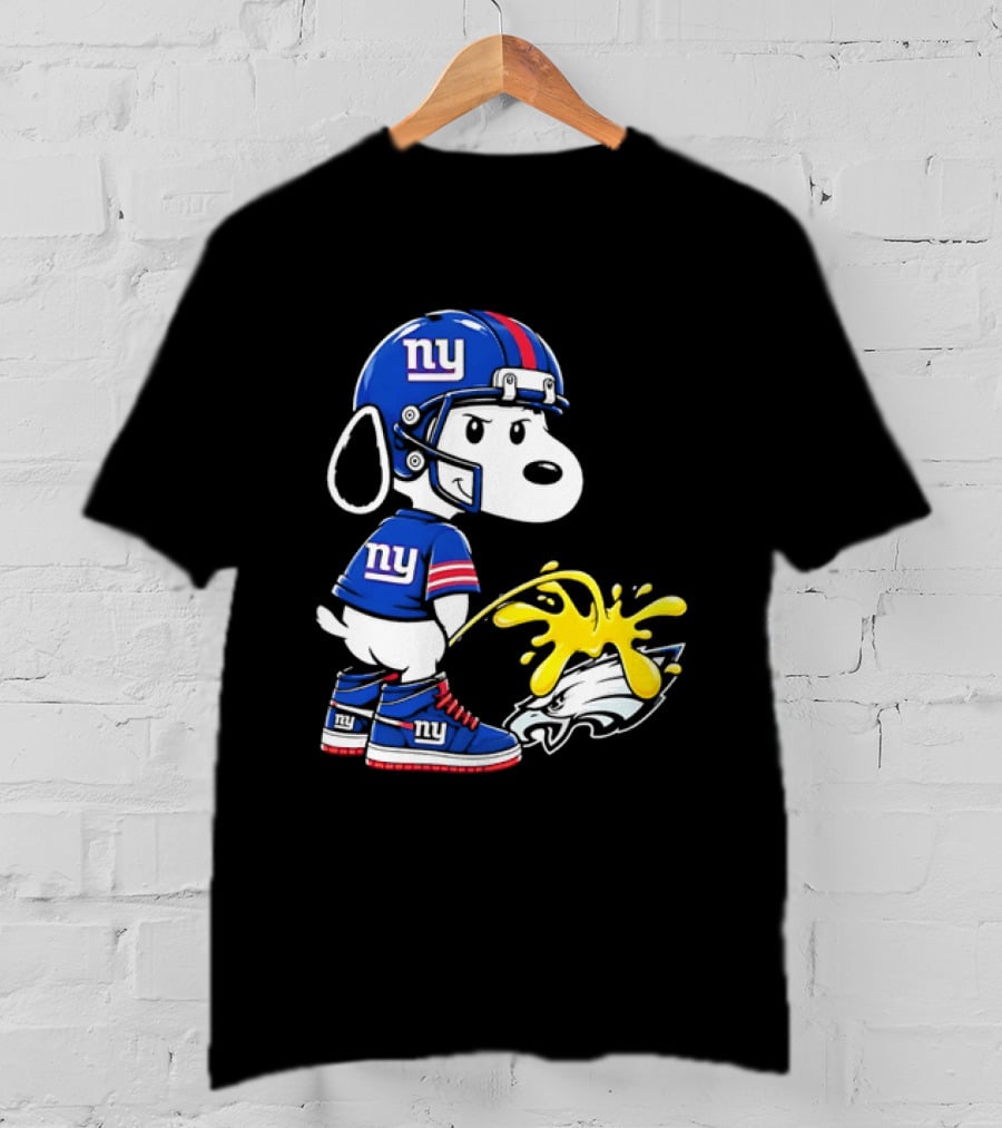 Snoopy New York Giants Pees On Philadelphia Eagles Rivalry T-Shirt