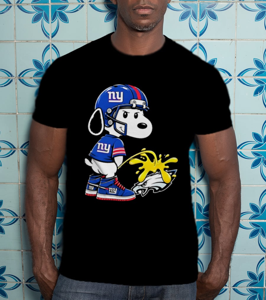 Snoopy New York Giants Pees On Philadelphia Eagles Rivalry T-Shirt