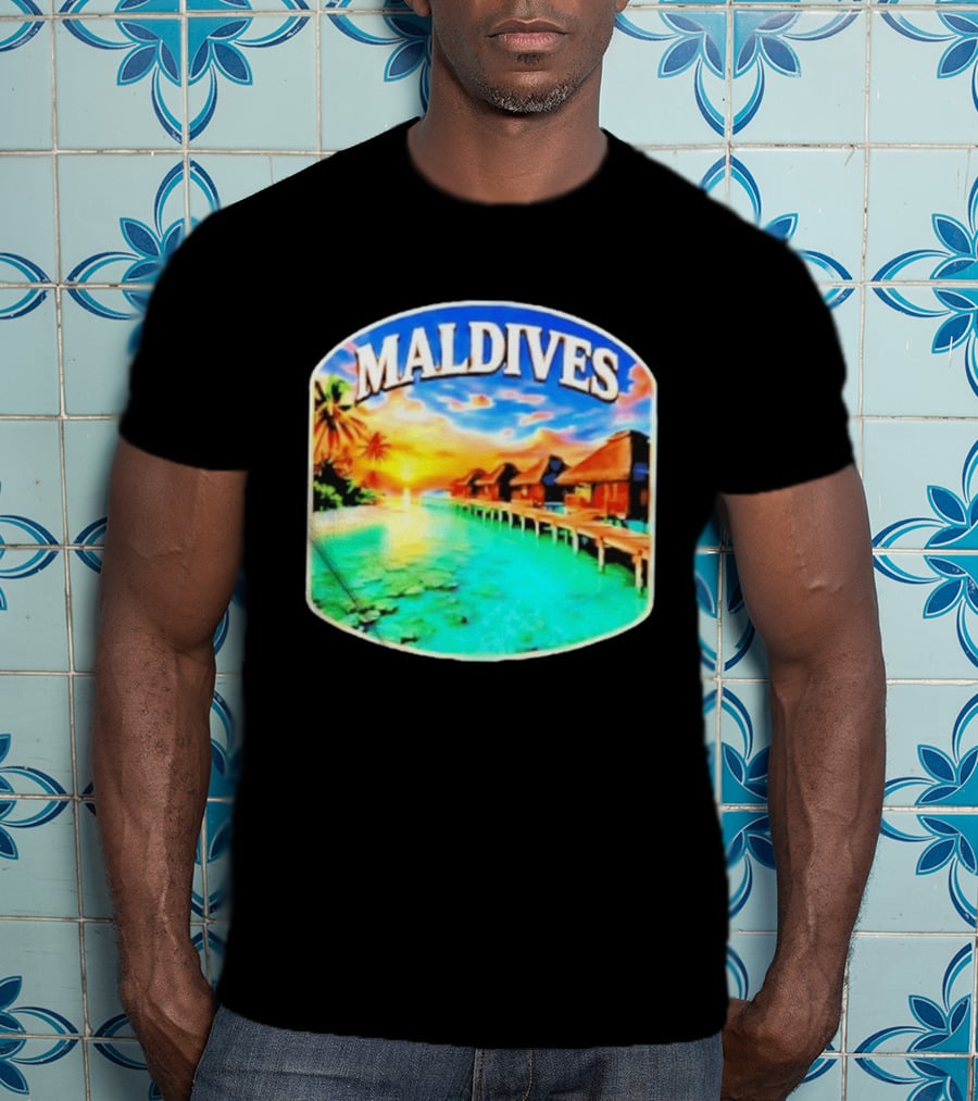 Maldives Tropical Sunset Overwater Bungalows Exquisite Island Escape T-Shirt