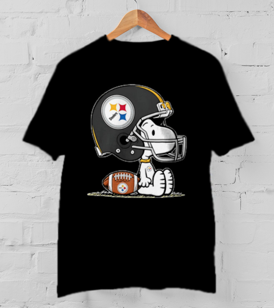Snoopy Pittsburgh Steelers Cartoon Dog Football Helmet Player T-Shirt