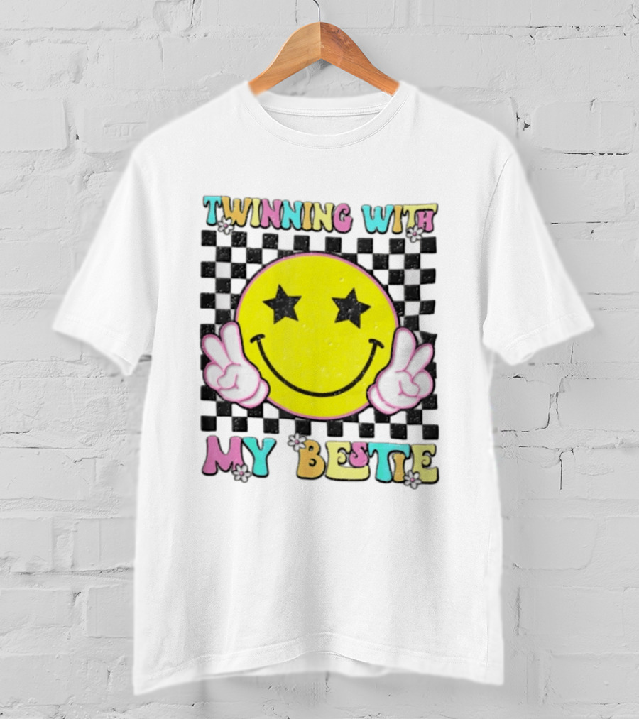 Twinning With My Bestie Yellow Smiley Face Checkered Star Eyes Peace Signs T-Shirt