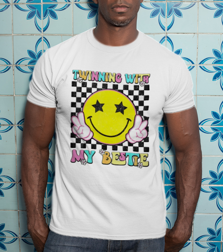 Twinning With My Bestie Yellow Smiley Face Checkered Star Eyes Peace Signs T-Shirt