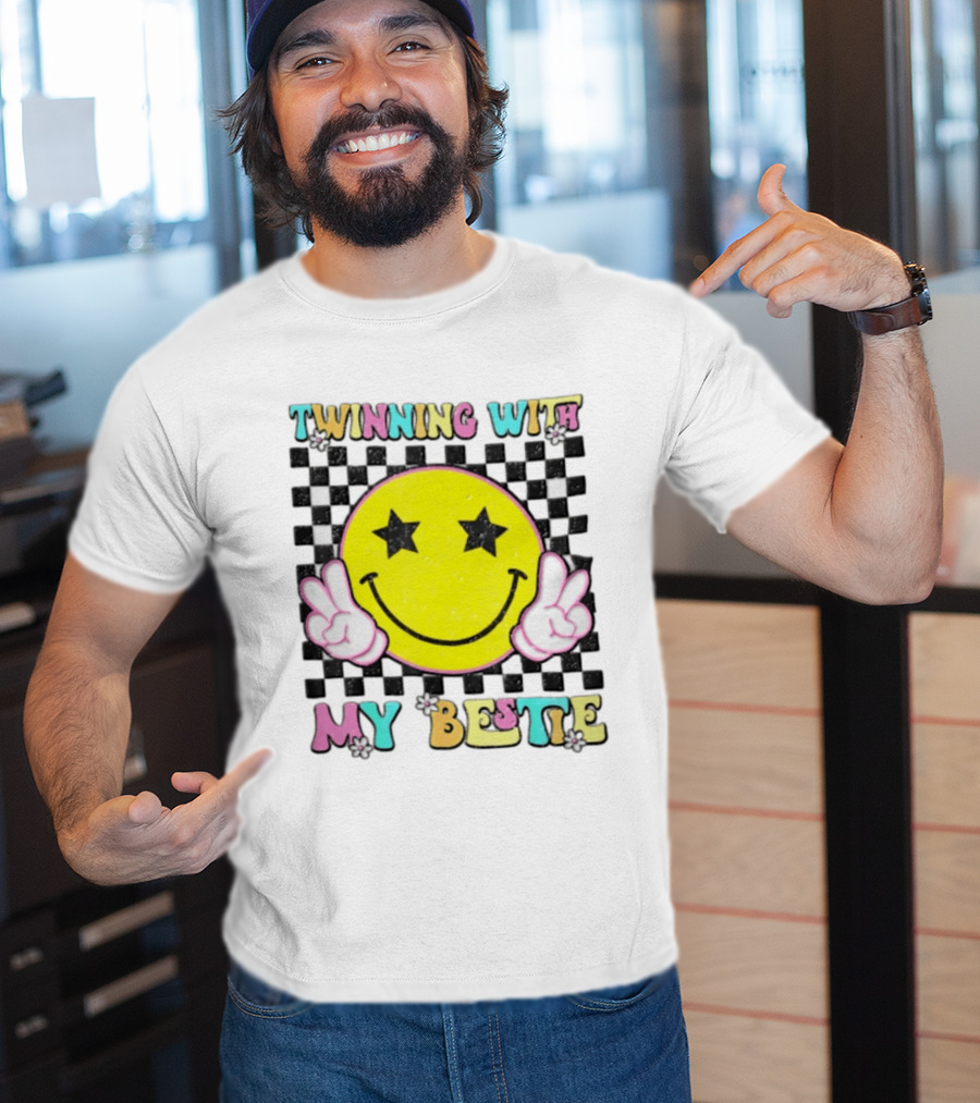 Twinning With My Bestie Yellow Smiley Face Checkered Star Eyes Peace Signs T-Shirt