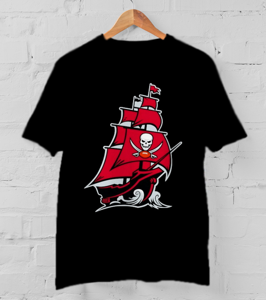 Tampa Bay Buccaneers Pirate Ship Skull Football T-Shirt