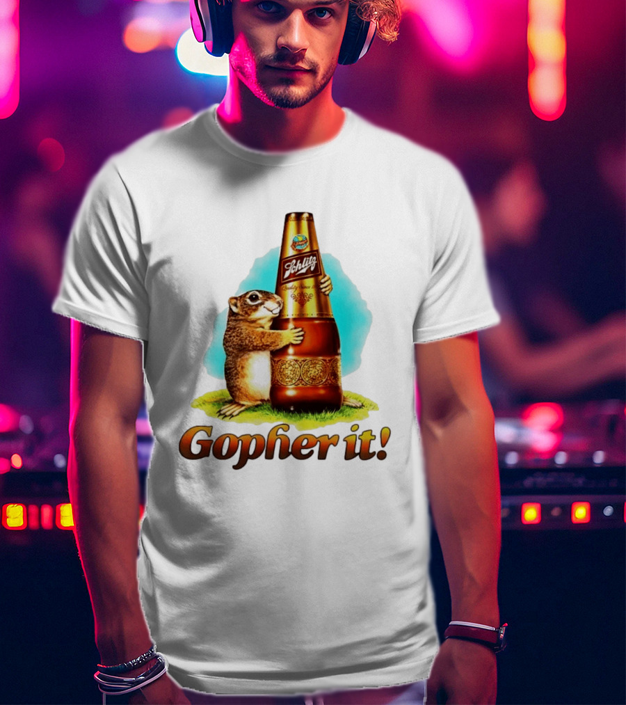 Schlitz Beer Gopher It Bottle Hugging Squirrel Vintage Advertising T-Shirt