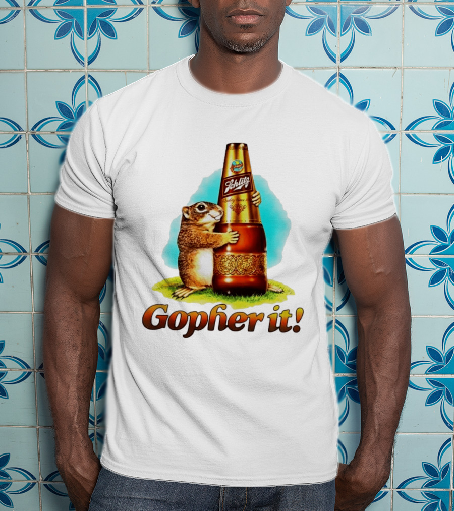 Schlitz Beer Gopher It Bottle Hugging Squirrel Vintage Advertising T-Shirt