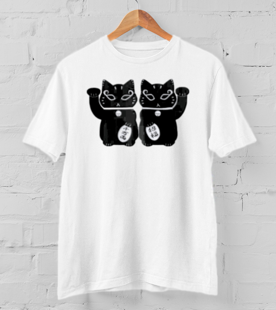 Maneki Neko Lucky Black Cat With Coin T-Shirt