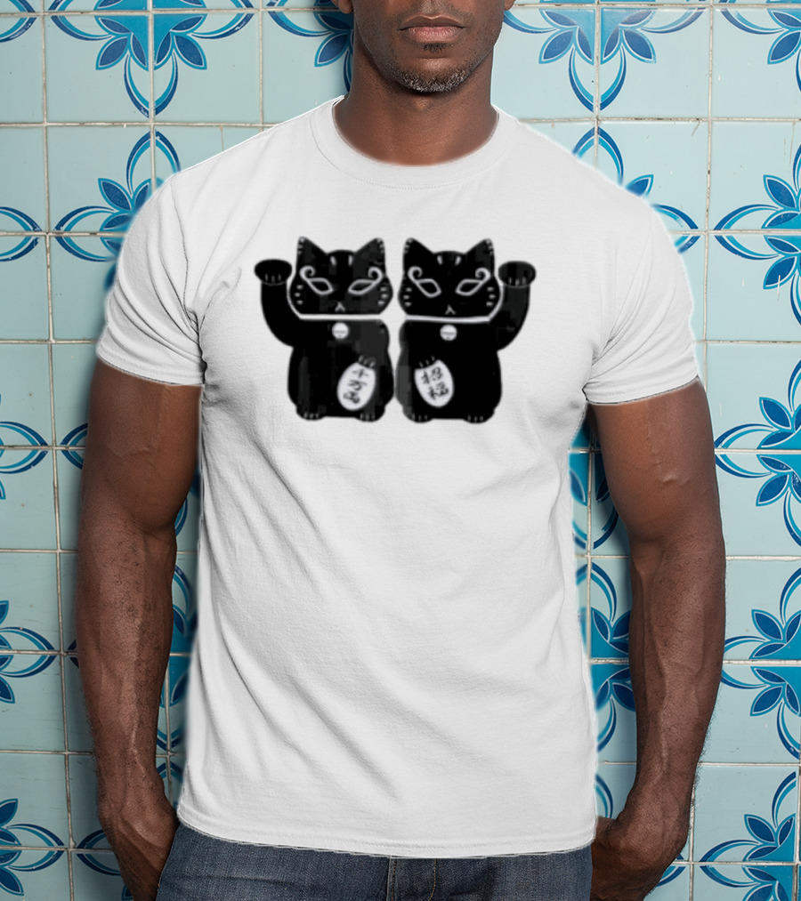 Maneki Neko Lucky Black Cat With Coin T-Shirt