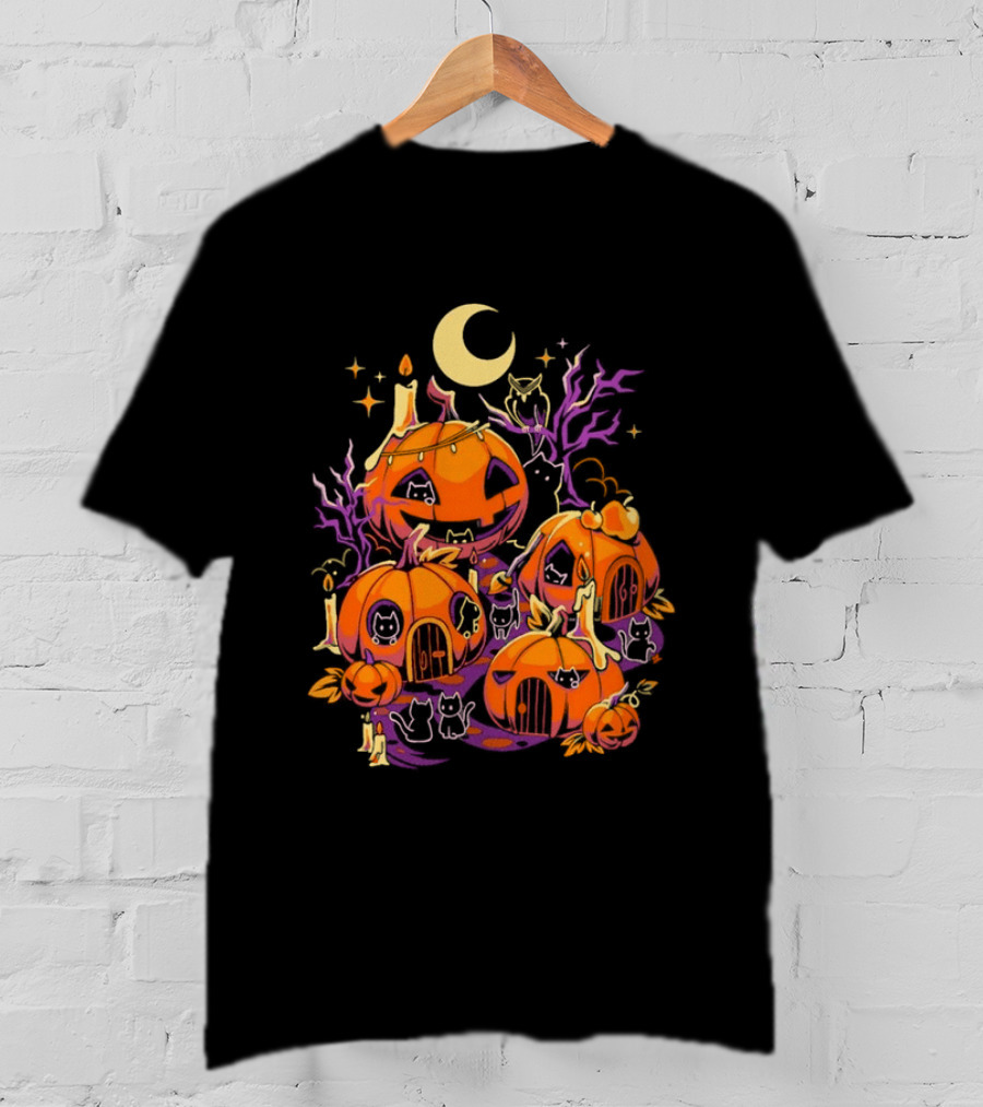 Pumpkin Halloween House Black Cat Crescent Moon Village T-Shirt