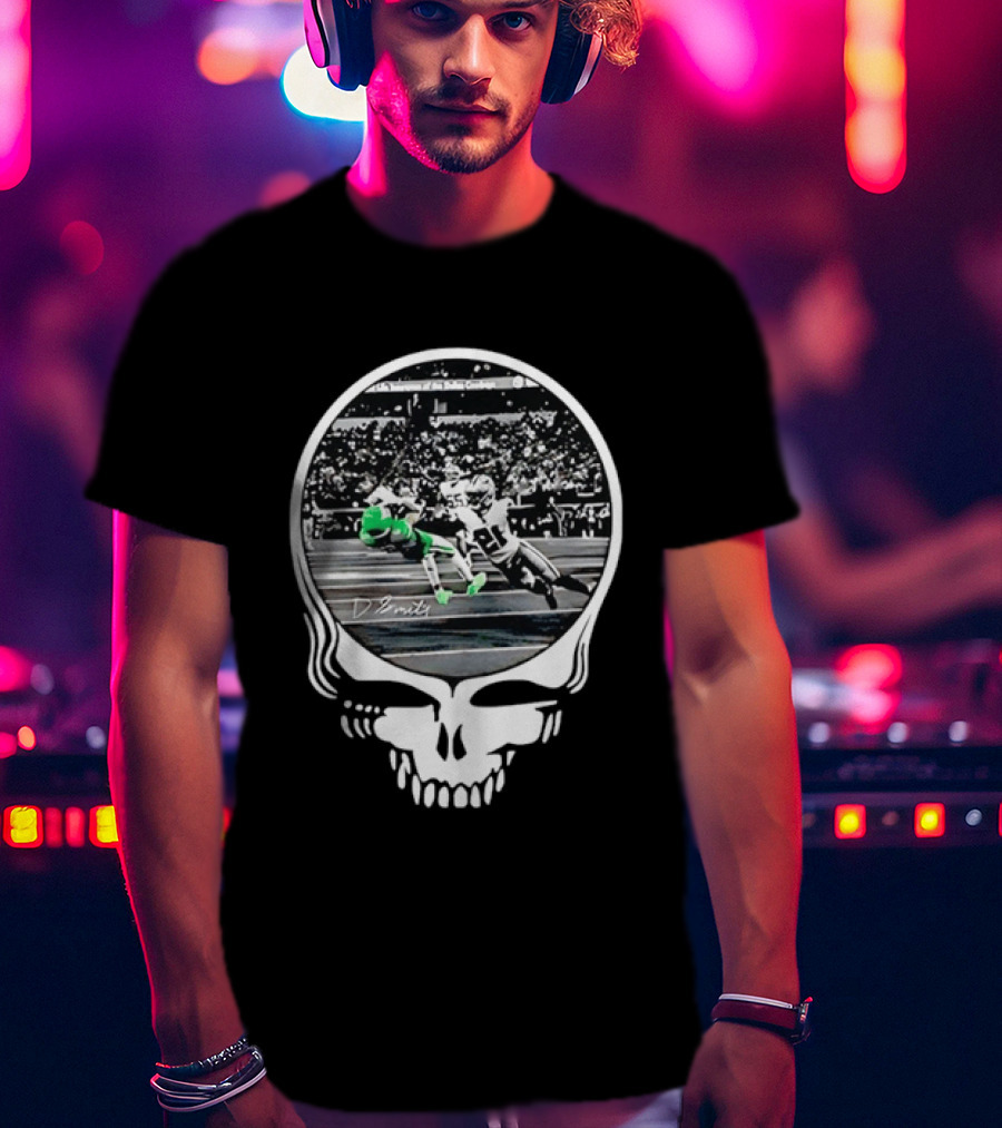 DeVonta Smith Philadelphia Eagles Football Action Skull T-Shirt