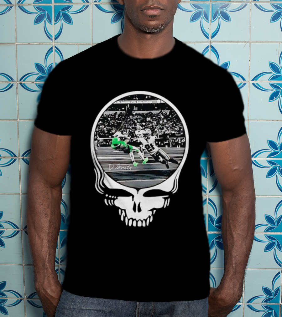 DeVonta Smith Philadelphia Eagles Football Action Skull T-Shirt