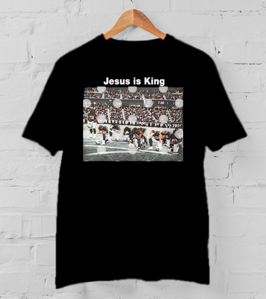 Jesus Is King Football Players Kneeling On Field Stadium Scene T-Shirt