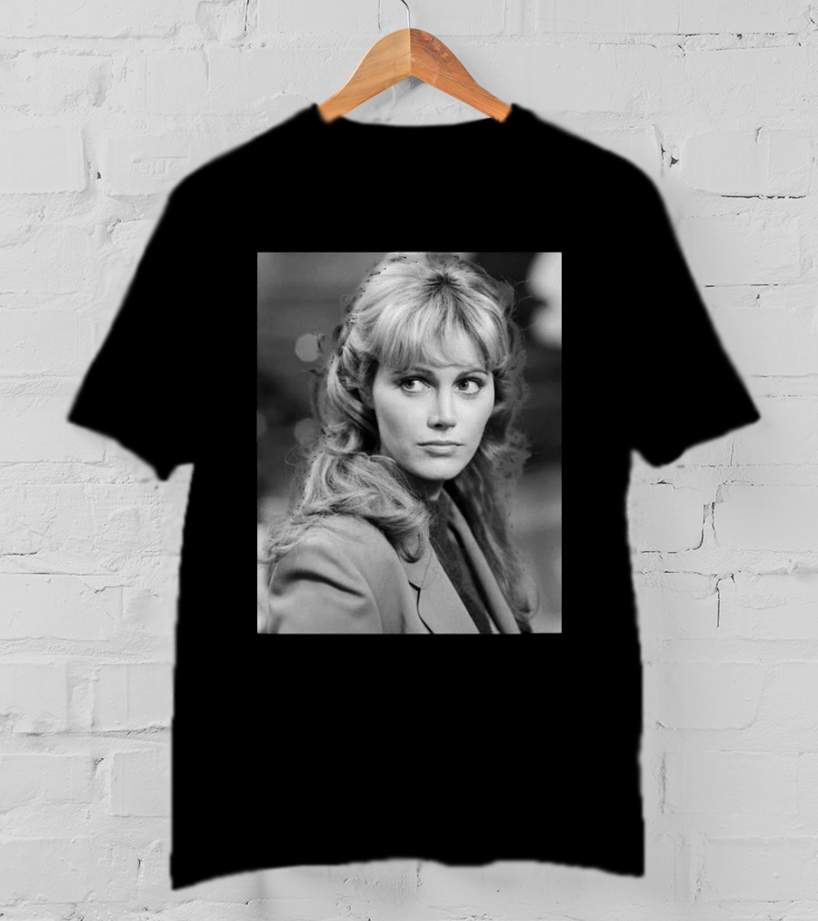 Rip Mary Louise Weller 1946 2026 Vintage Black And White T-Shirt