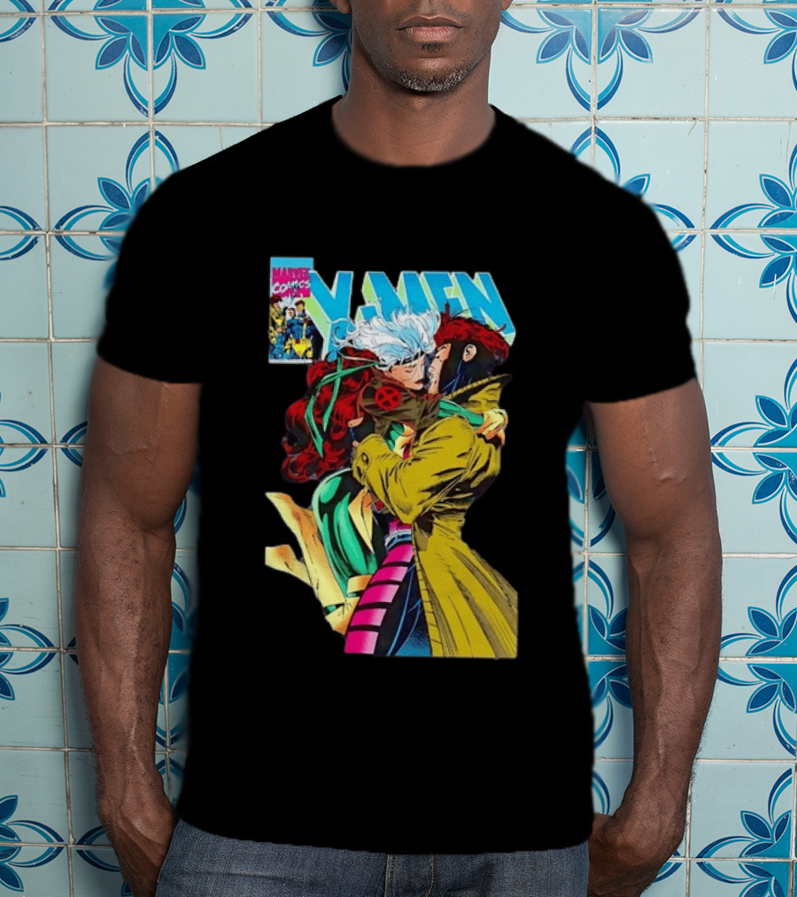Marvel Comics X Men Rogue And Gambit Romantic Embrace Cover T-Shirt
